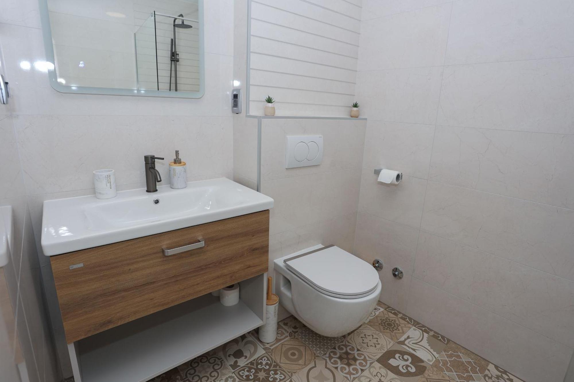 Queen Of Peace Apartment