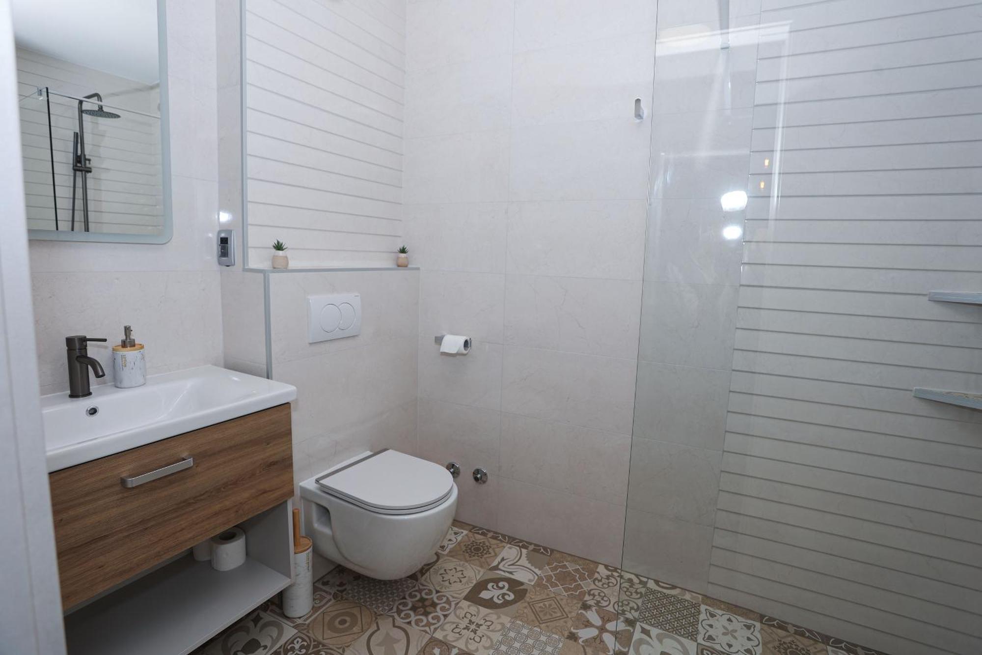 Queen Of Peace Apartment Split