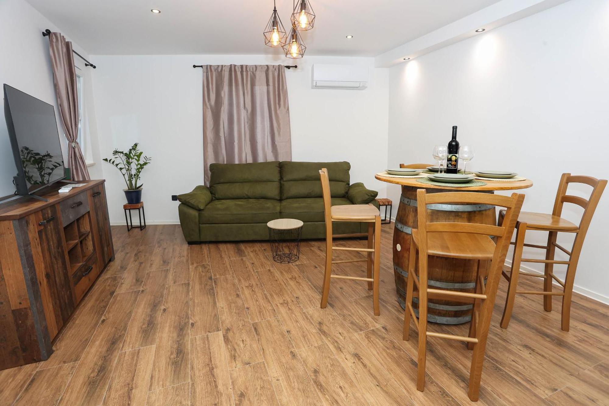 Queen Of Peace Apartment